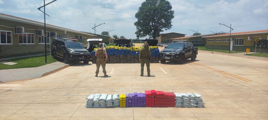 Polícia Militar do Paraná apreende quase três toneladas de maconha em Terra Roxa