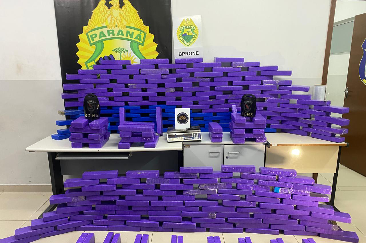 PMPR apreende 305 quilos de maconha escondidos em estofaria em Curitiba