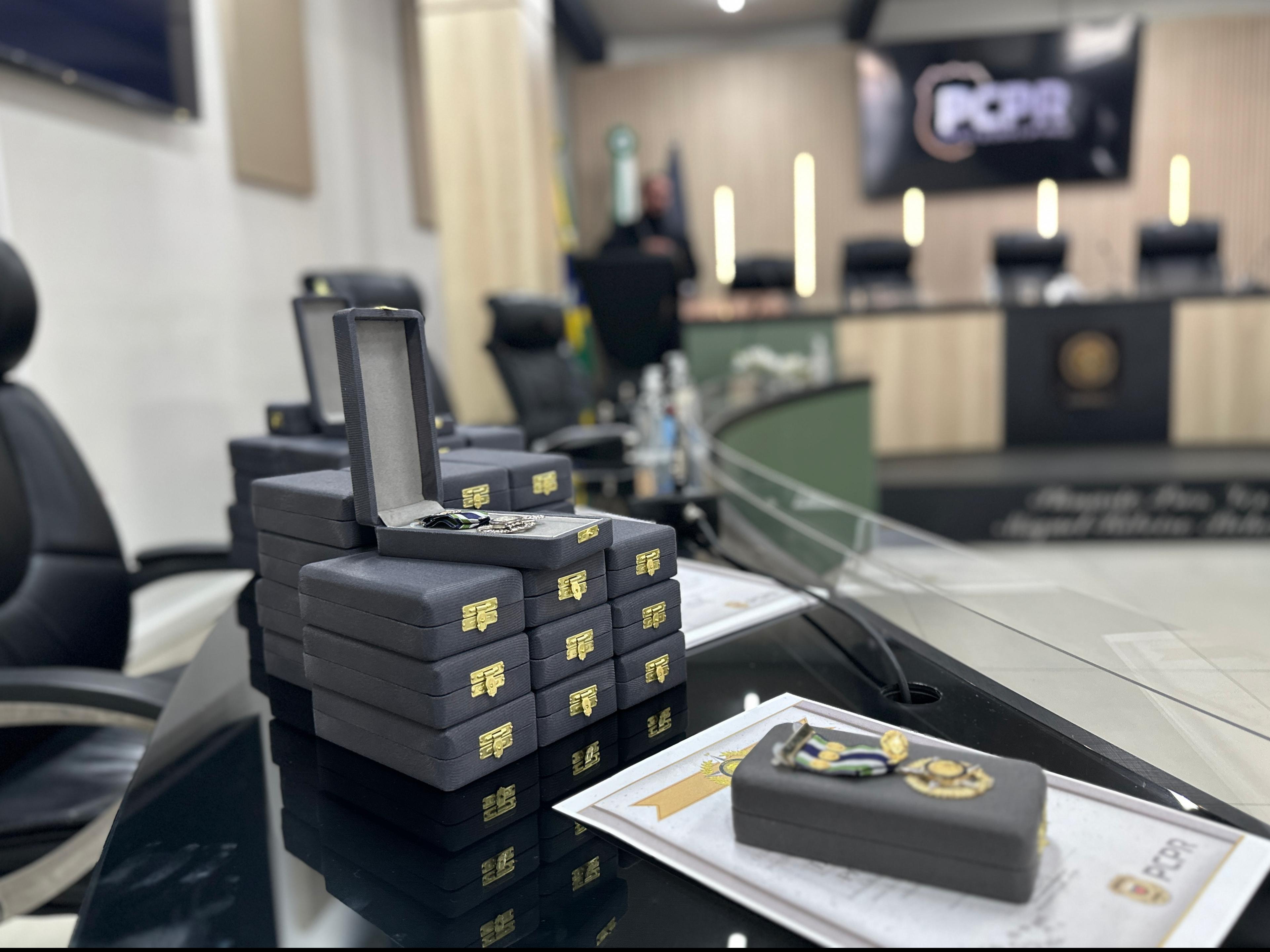PCPR homenageia servidores com medalhas de serviço policial no sudeste do Estado