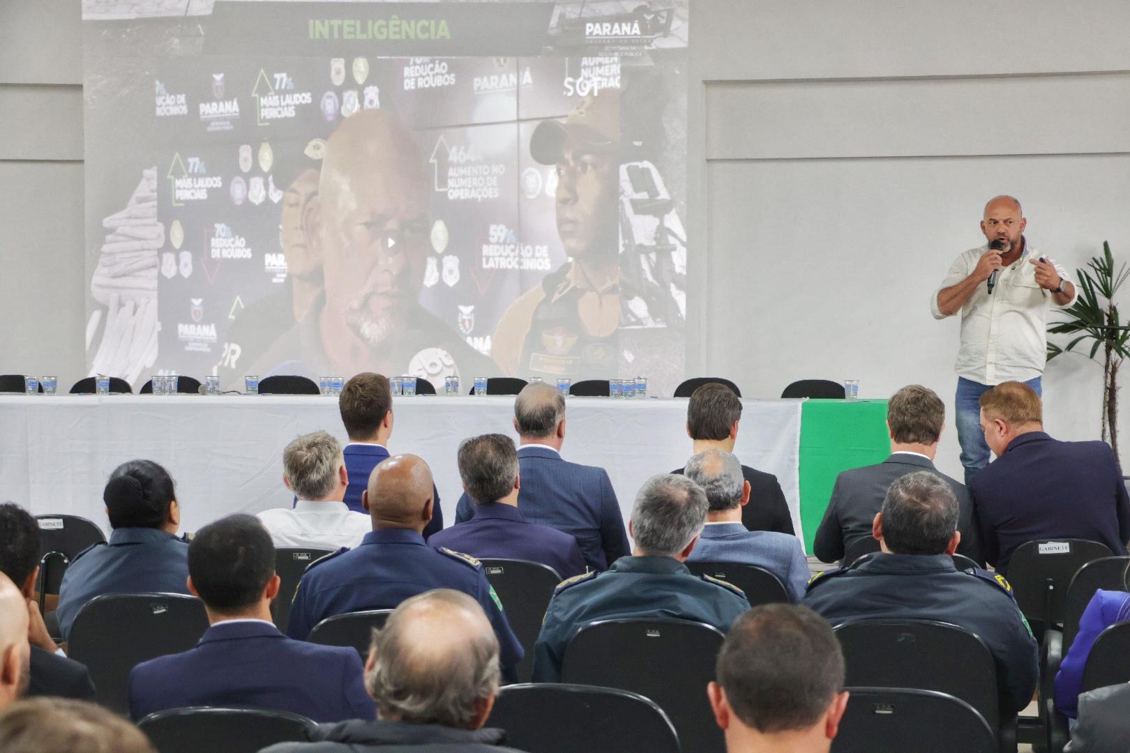 Secretário Hudson participa de reunião da ASSOMEC em Colombo
