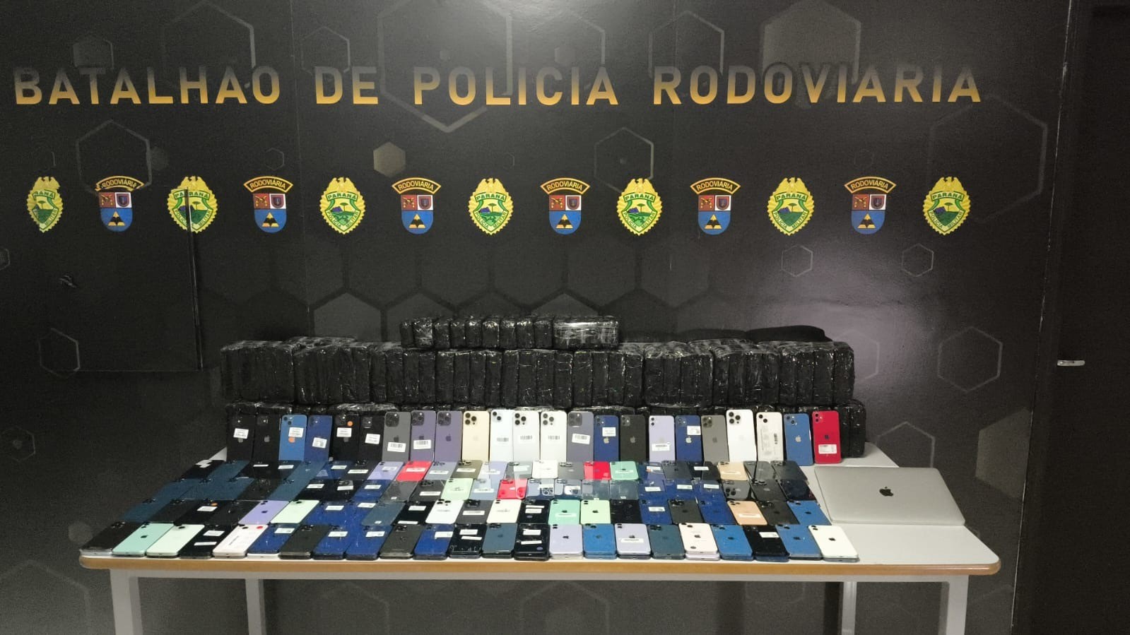PMPR apreende mais de 900 aparelhos celulares durante abordagem em Iguaraçu
