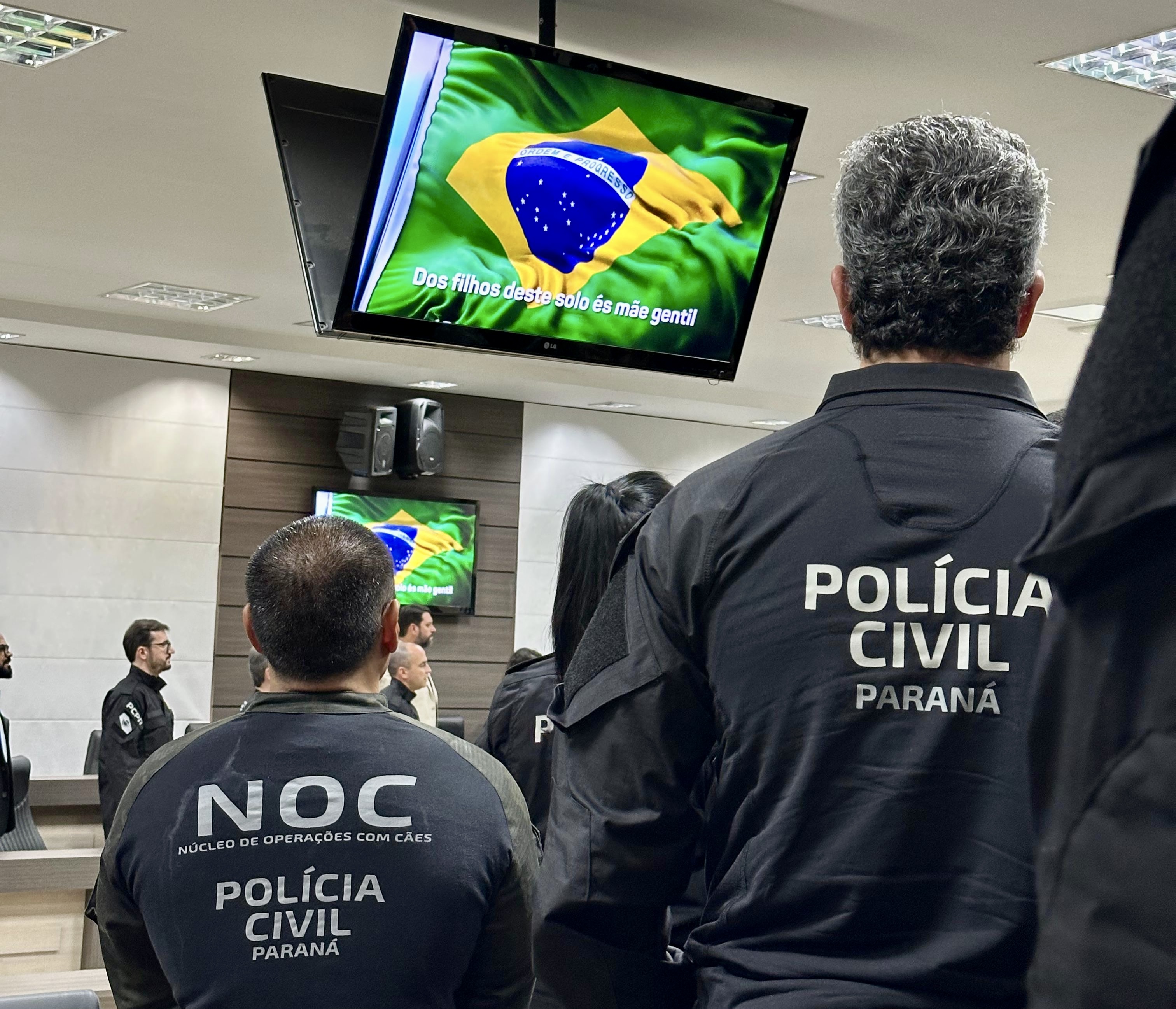 PCPR homenageia 127 servidores com Medalhas de Serviço Policial em Maringá