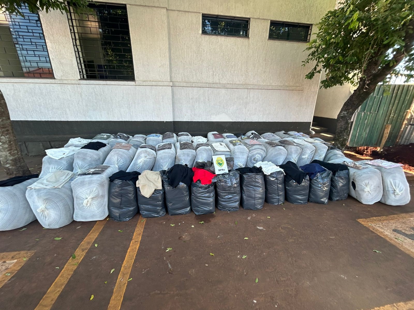 PMPR apreende carga de roupas avaliada em 350 mil reais