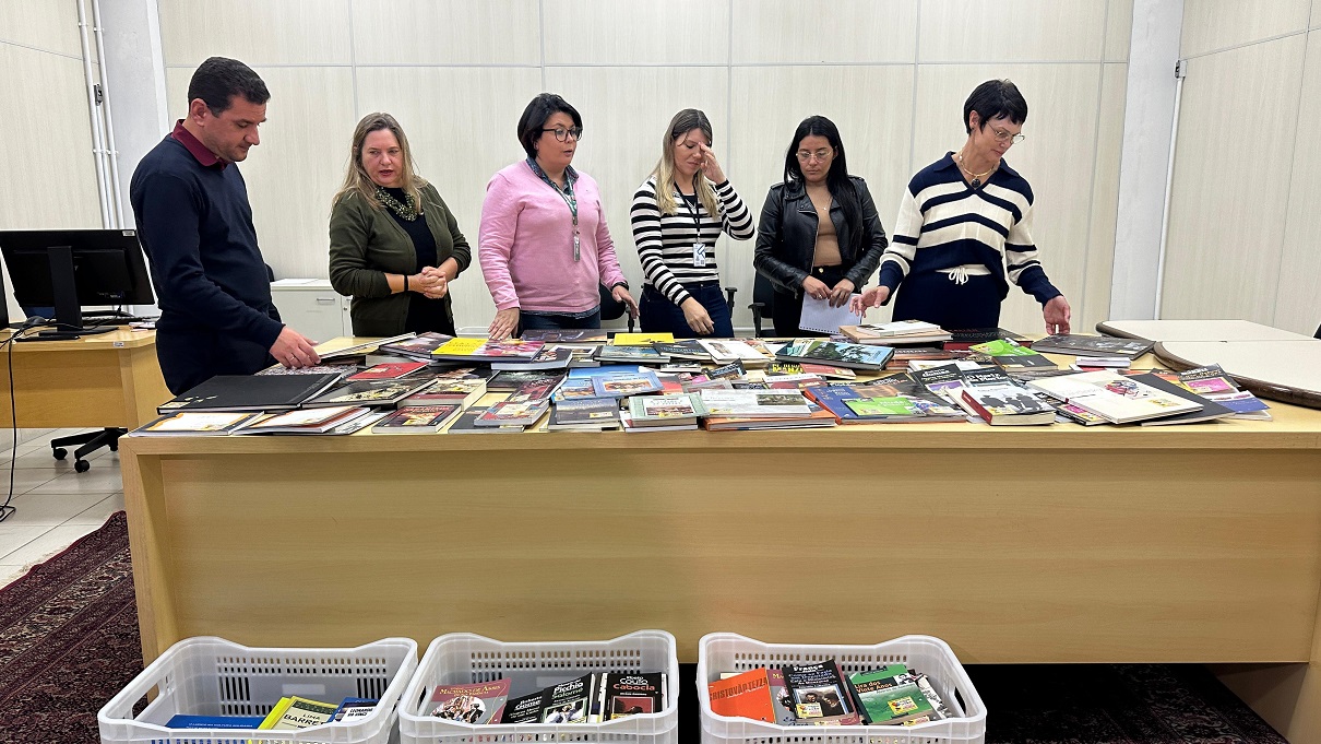 Com nova remessa, Projeto Viagem do Livro chega a marca de 2.700 livros doados ao sistema penitenciário do Paraná