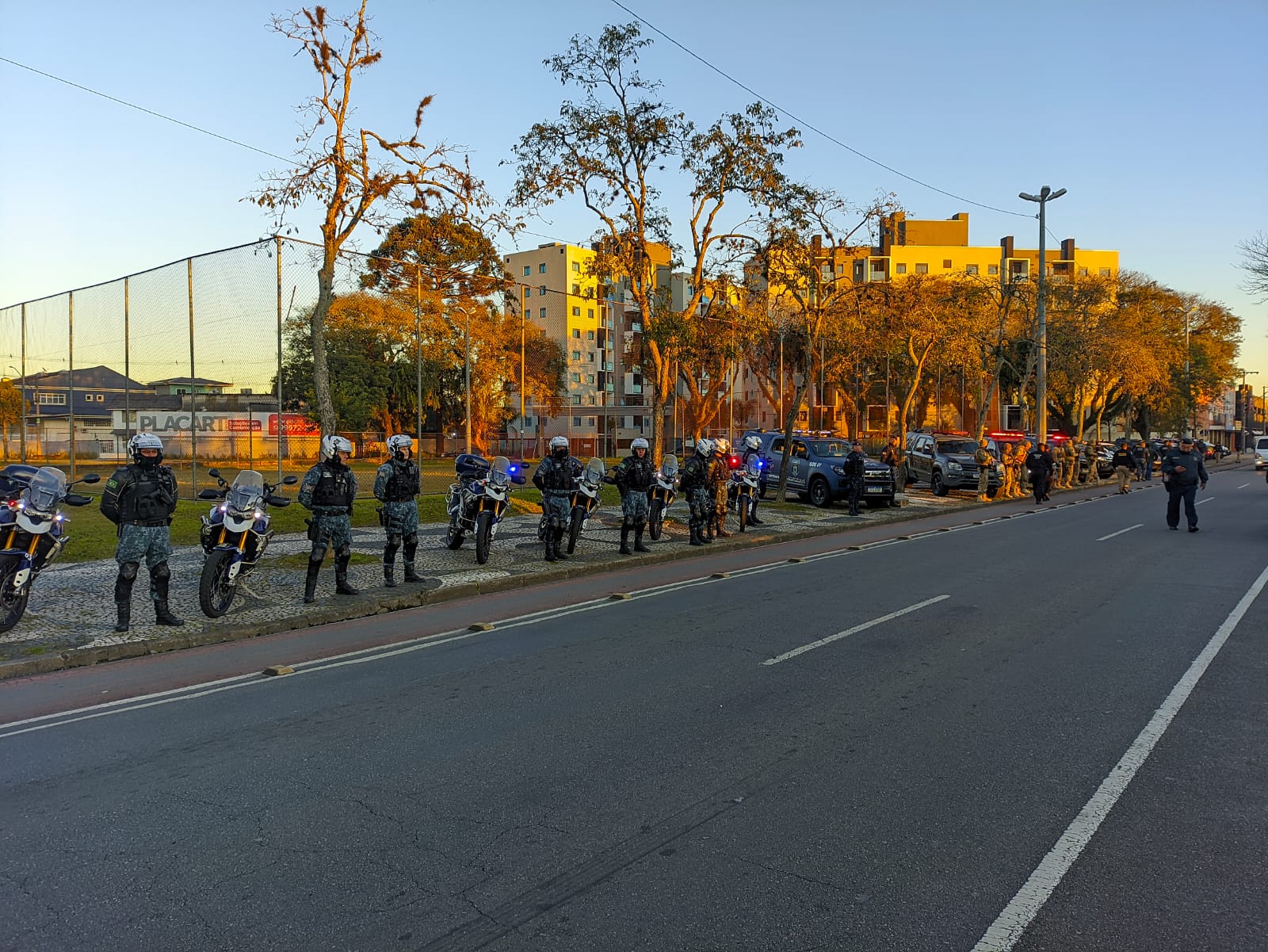 Ação integrada prende 20 pessoas durante operação deflagrada em Curitiba