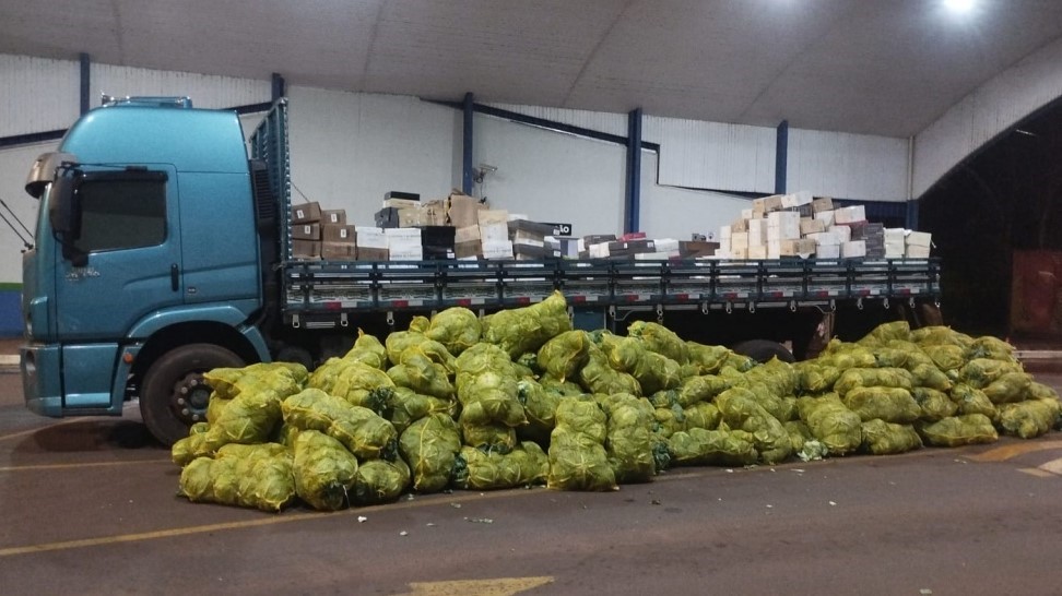 PMPR apreende caminhão de vinho por descaminho na zona rural de Pranchita