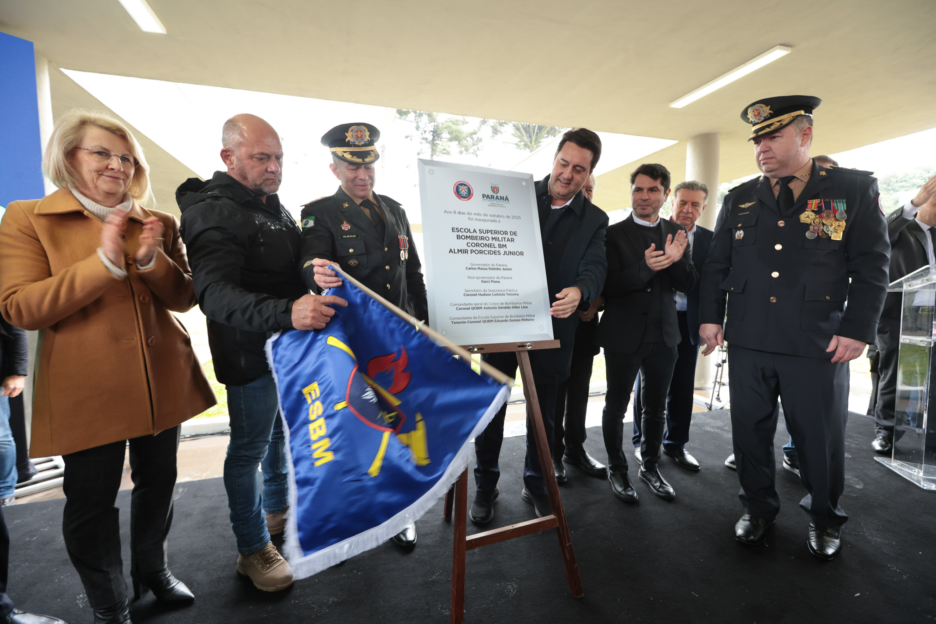 Governo do Paraná inaugura Escola Superior de Bombeiro Militar e entrega 64 novas viaturas na comemoração dos 113 anos da corporação