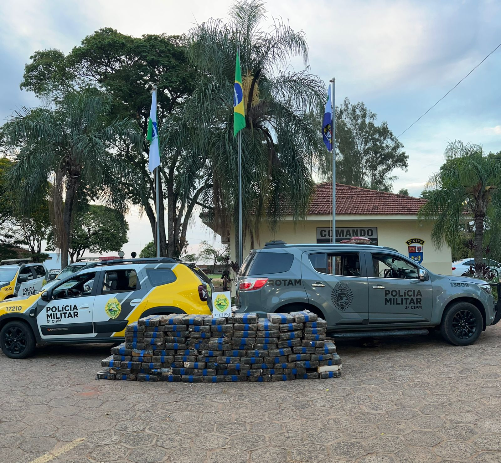 PMPR apreende quase uma tonelada de maconha em Planaltina do Paraná