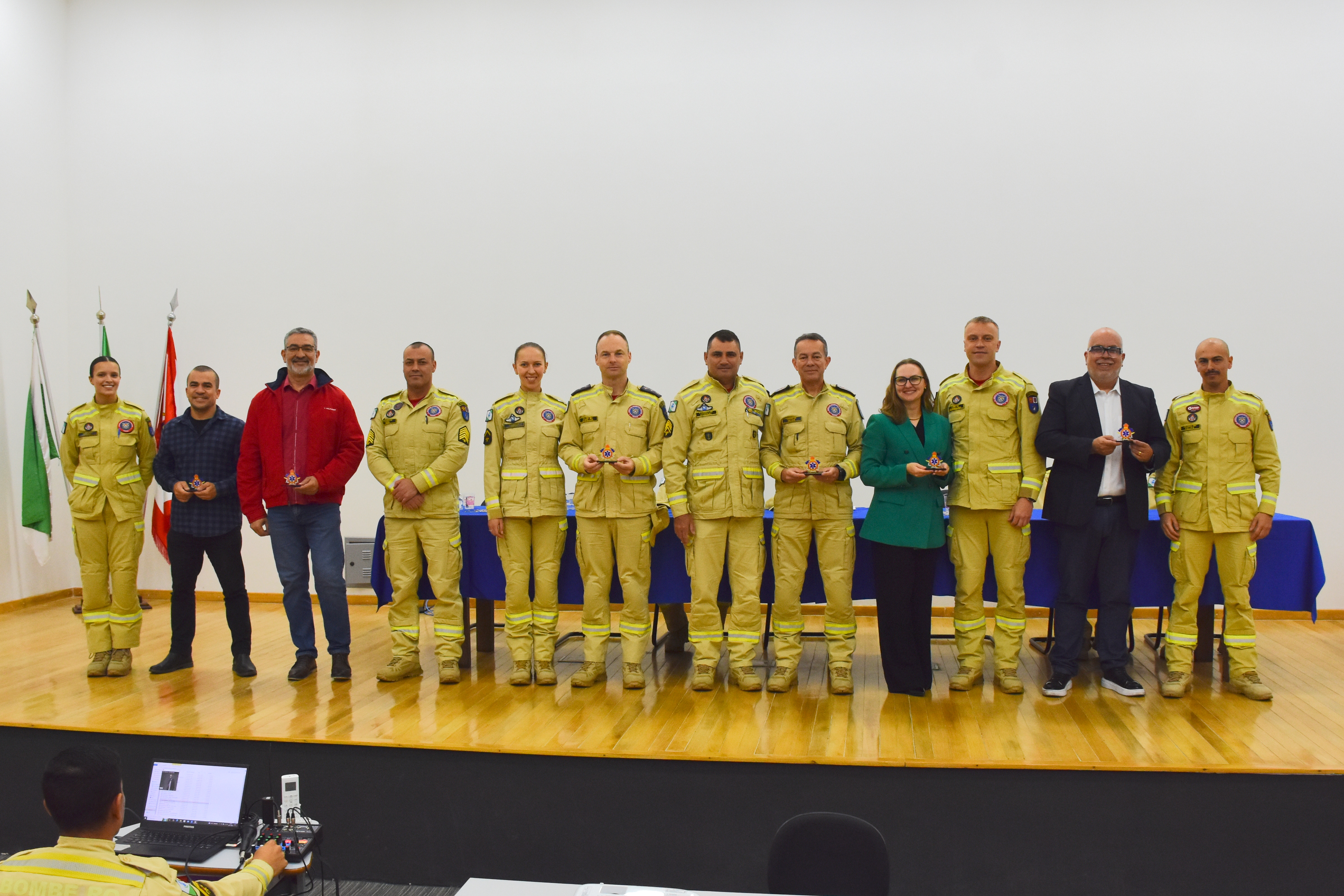 Bombeiros formam 69 novos socorristas, especialistas no atendimento pré-hospitalar