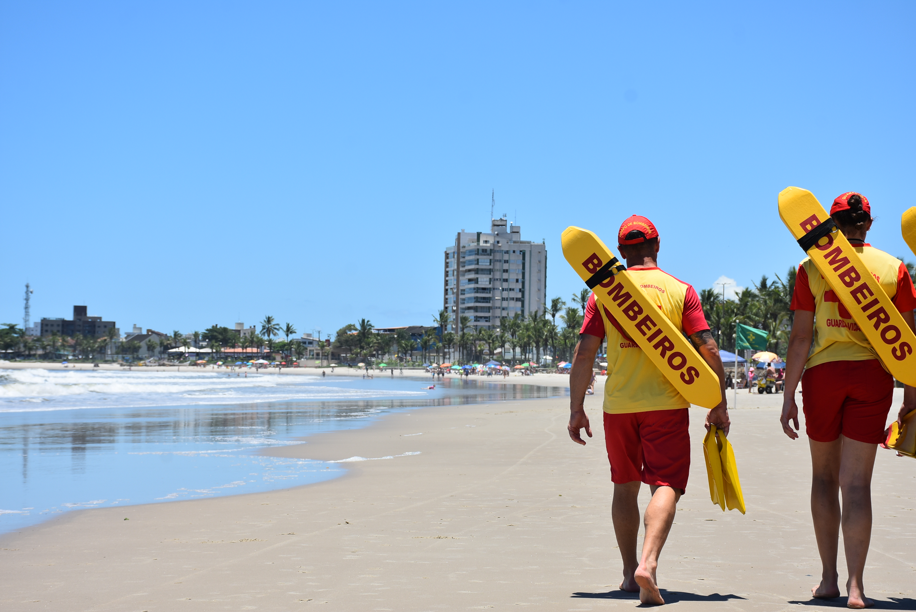 Verão Maior Paraná terá 669 bombeiros e 362 guarda-vidas, maior contingente da história