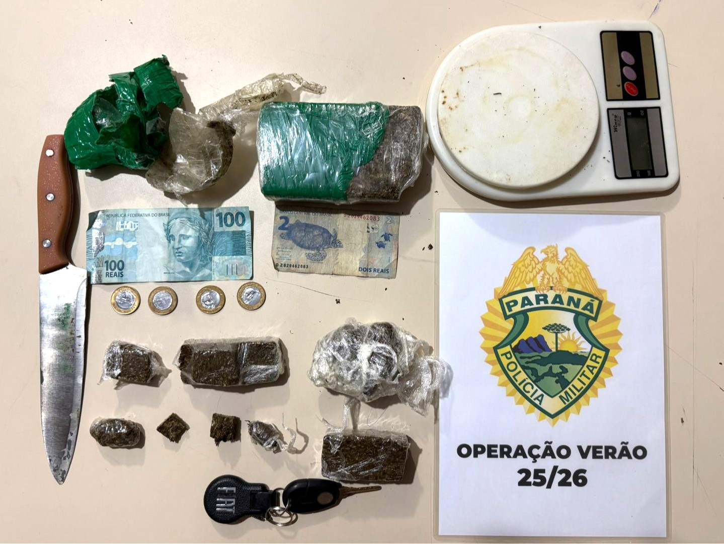 PMPR prende homem e apreende drogas em veículo em Pontal do Paraná