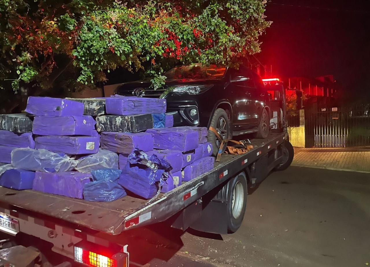 Ação integrada entre PMPR e PMMS apreende mais de 3 toneladas de maconha e 40 mil pacotes de cigarros
