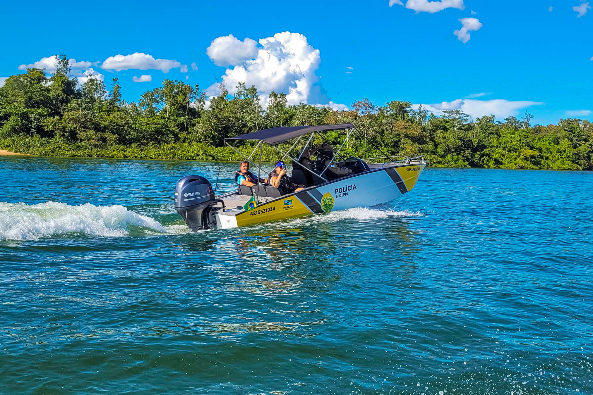 Por terra e água, forças de segurança garantem verão tranquilo no Noroeste
