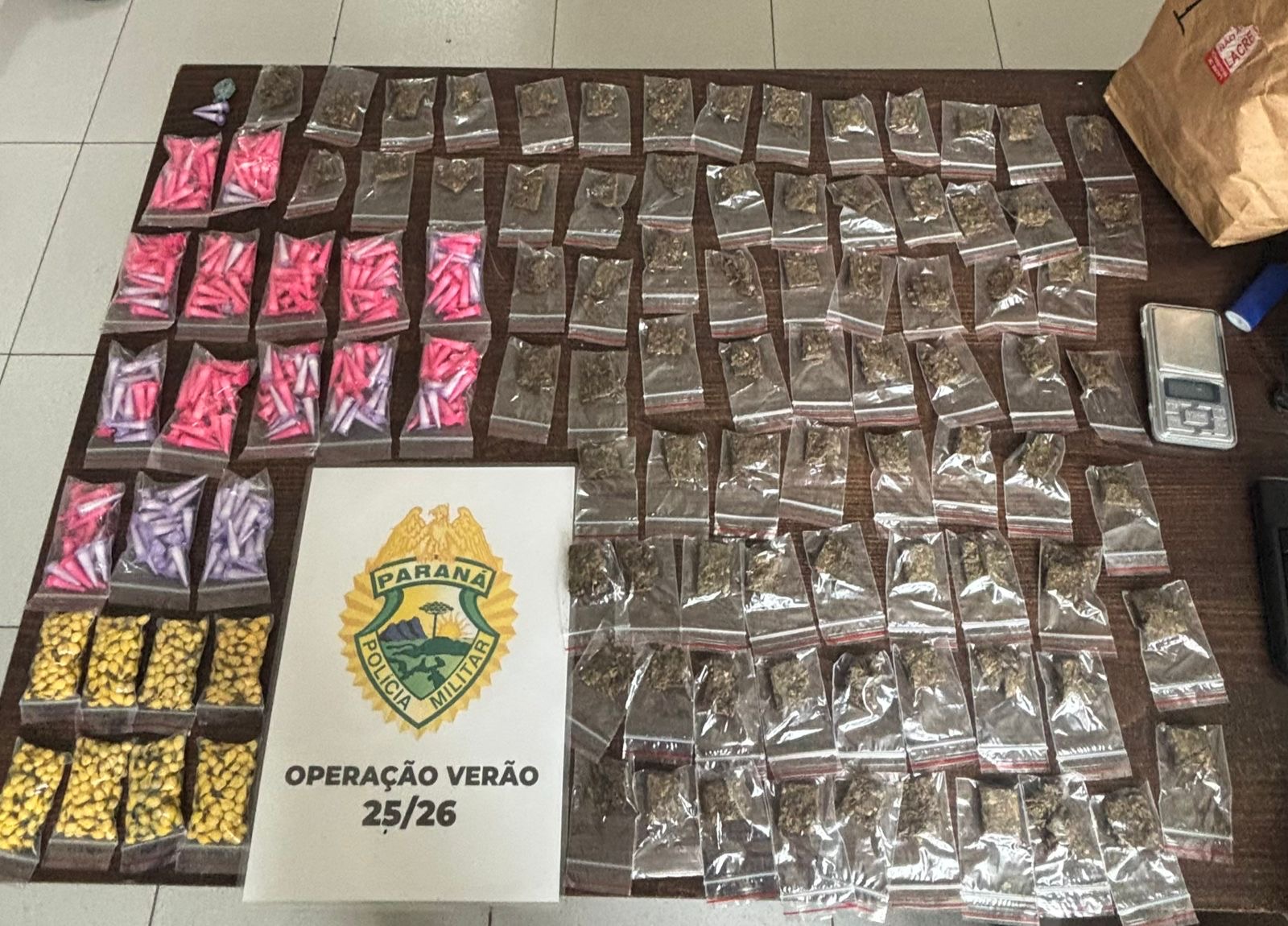 PMPR apreende drogas e prende duas pessoas por tráfico em Matinhos