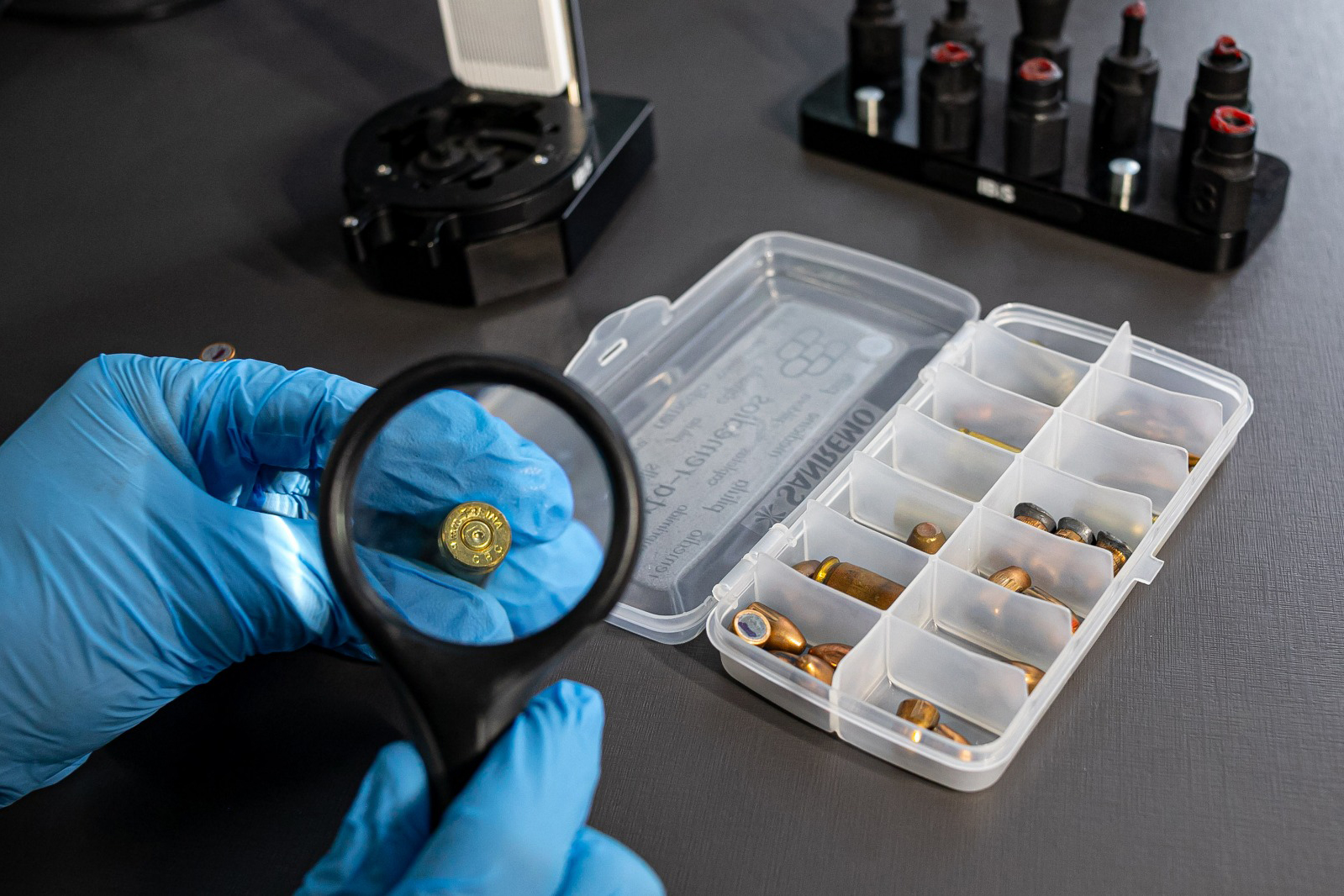 Com balística avançada, Polícia Científica elucida conexão de crimes com a mesma arma