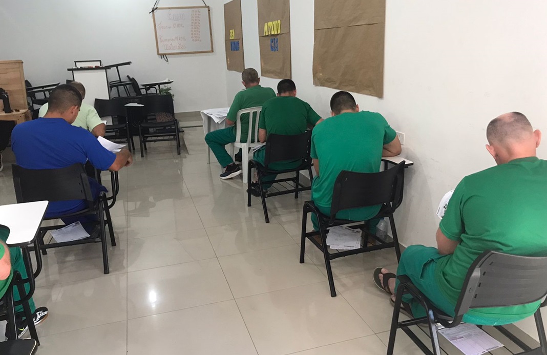 20 mil pessoas privadas de liberdade concluíram educação básica no Paraná em 2025