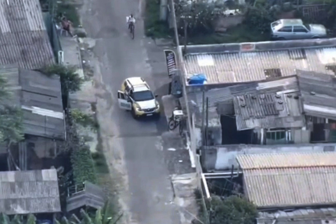 Operação da PMPR com drones e cães resulta na apreensão de drogas e 3 prisões em Matinhos