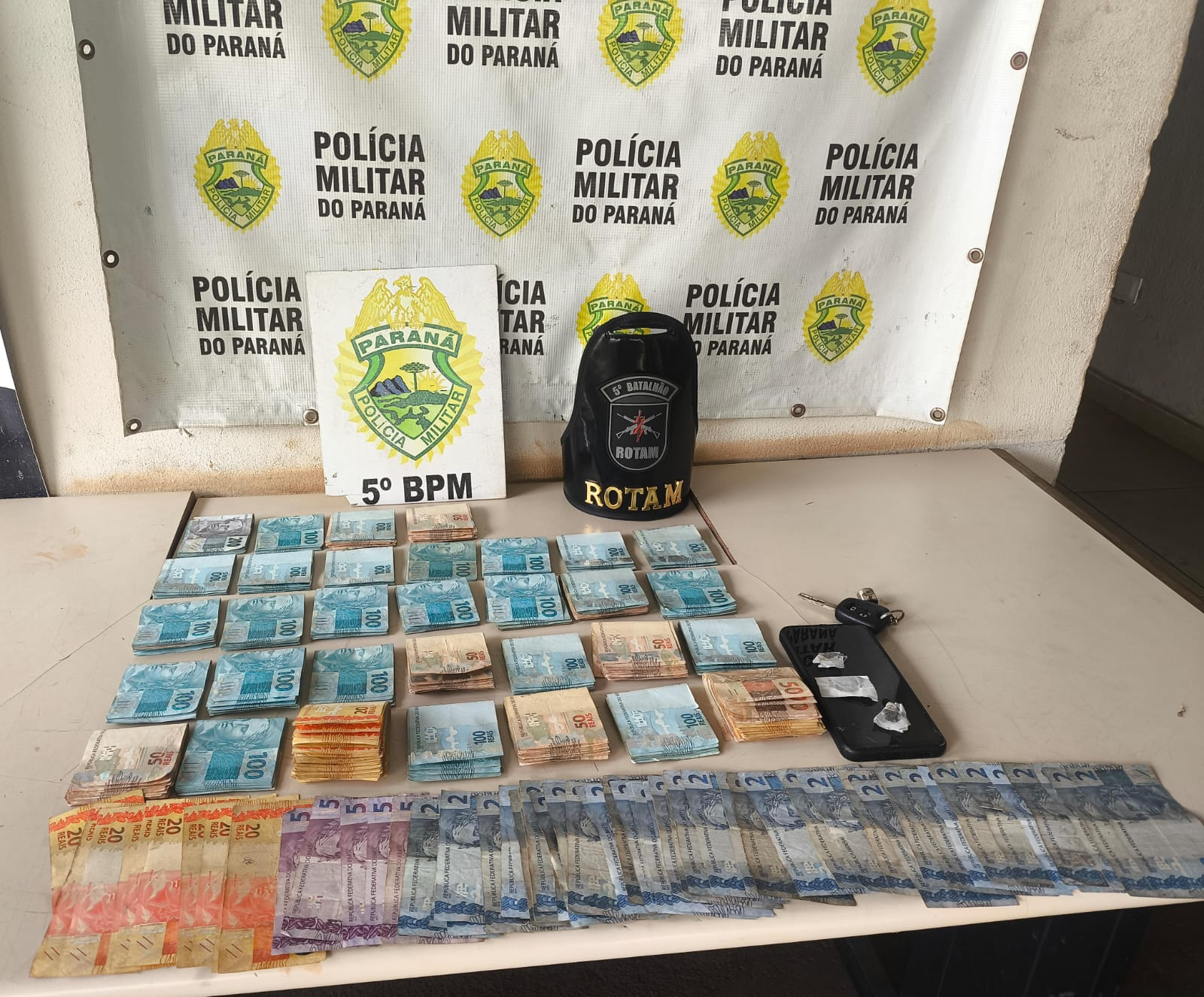 PMPR prende homem por tráfico de drogas e apreende mais de R$ 32 mil em Londrina