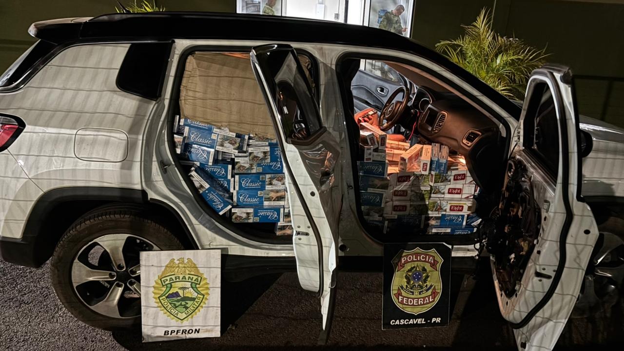 PMPR e PF apreendem veículo roubado com 2 mil pacotes de cigarros contrabandeados em Cascavel
