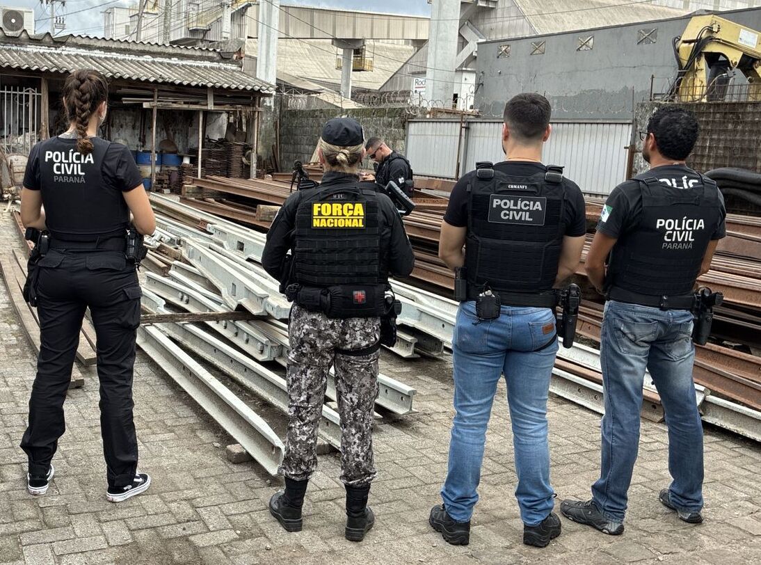 PCPR e Força Nacional apreendem 50 toneladas de materiais furtados de ferrovia de Paranaguá