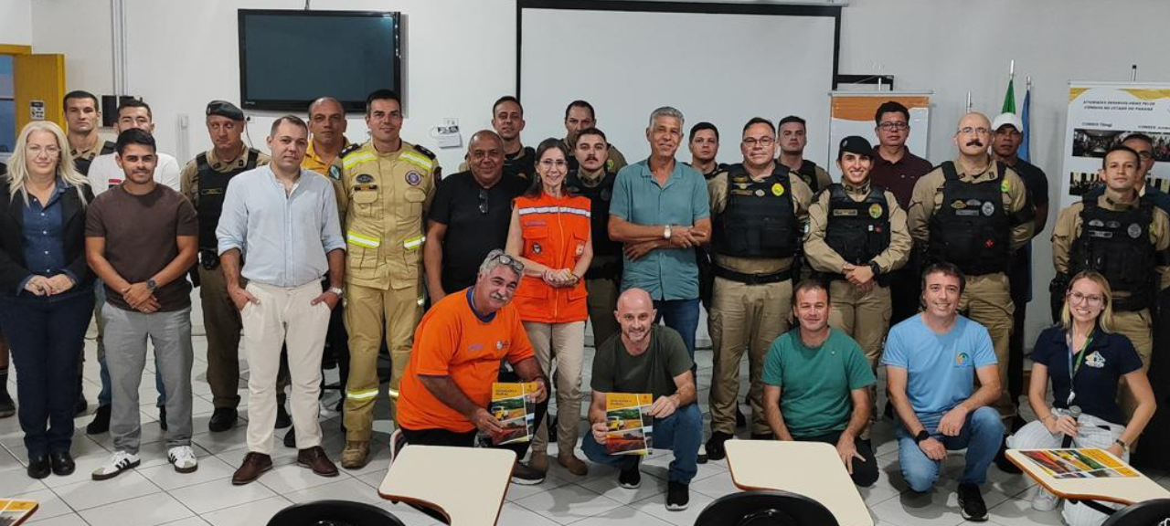Reunião do CONSEG em Cerro Azul reúne comunidade e forças de segurança durante a Missão Paraná V