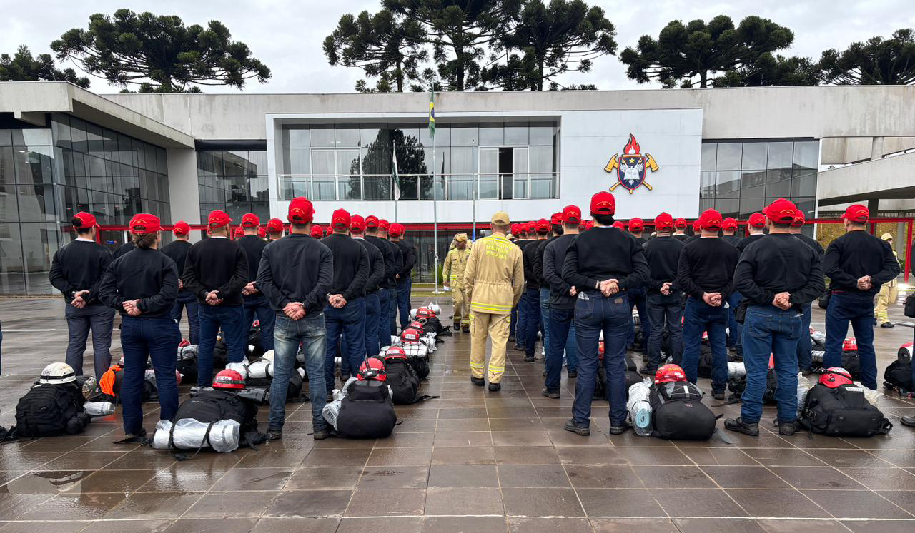 Recém-aprovados, cadetes iniciam preparação para reforçar o efetivo do Corpo de Bombeiros no Paraná
