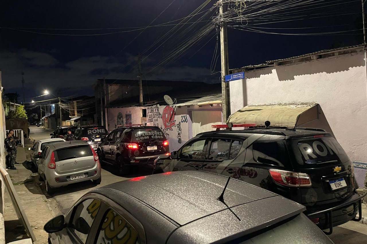 Forças de segurança do Paraná cumprem 41 mandados contra traficantes do Parolin, em Curitiba
