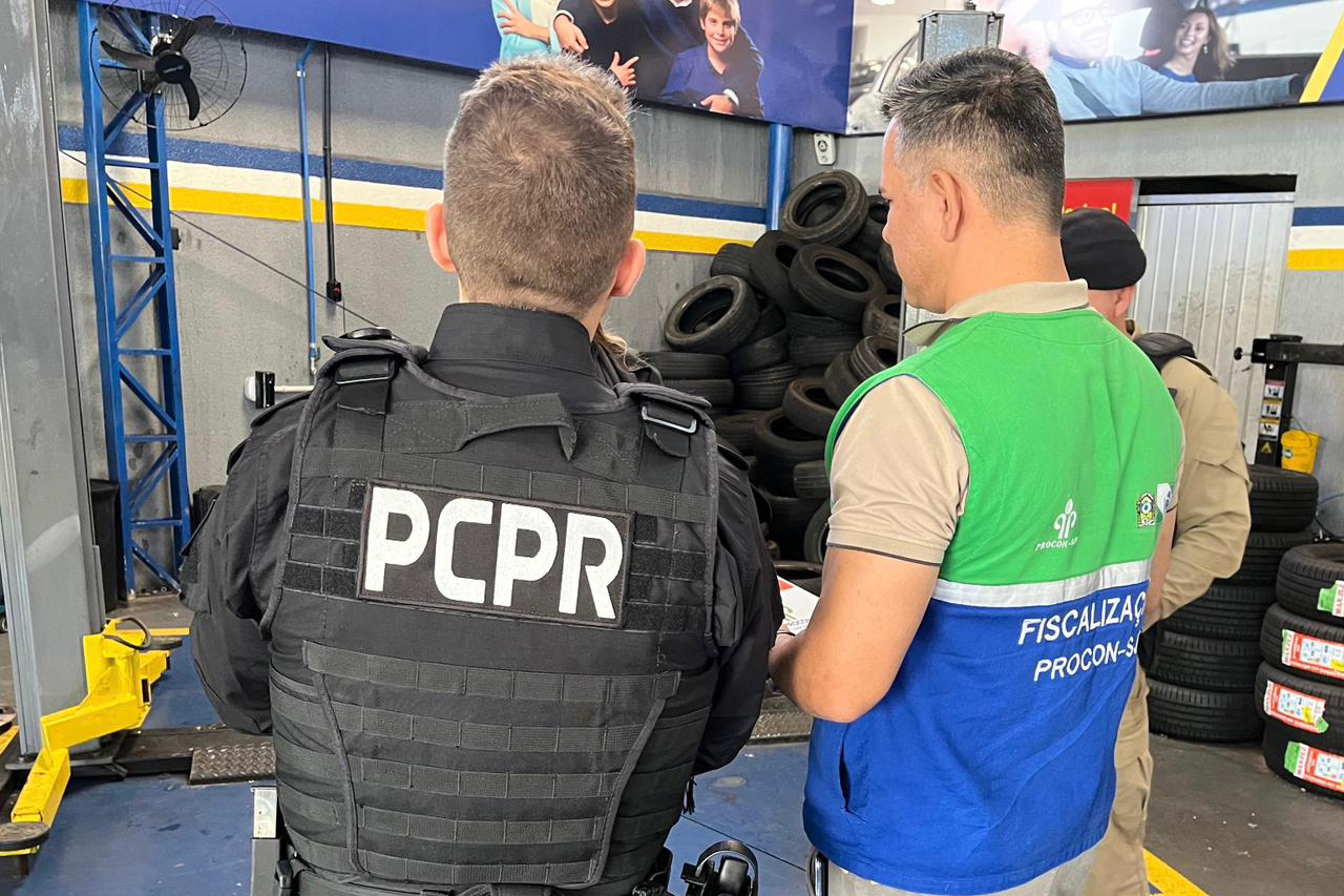 PCPR e Procon interditam unidades de empresa de pneus suspeita de práticas abusivas