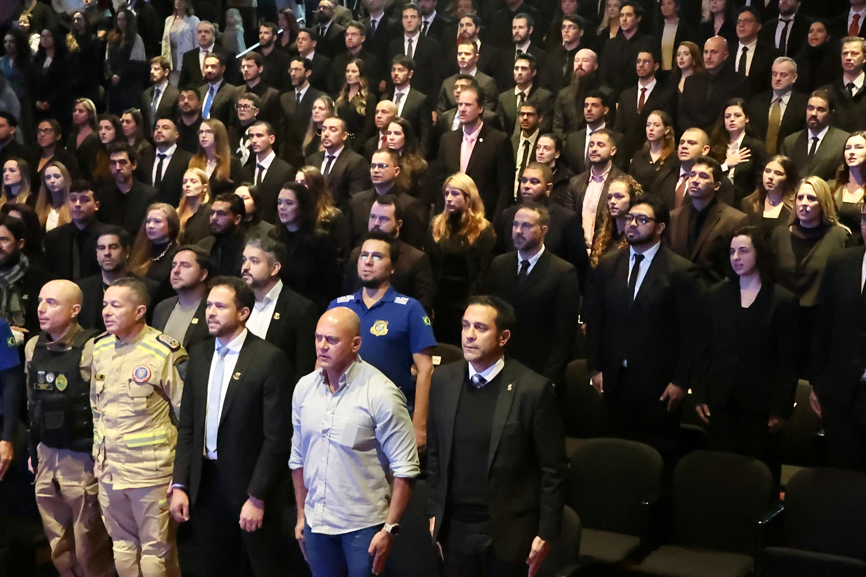 Posse de 136 novos peritos e técnicos reforça atuação da Polícia Científica do Paraná
