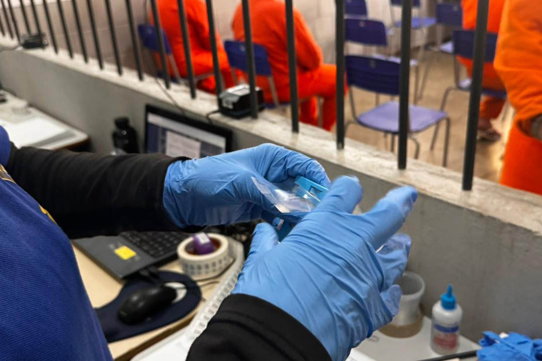Custodiados em unidade penais de Foz do Iguaçu passam por coletas de DNA