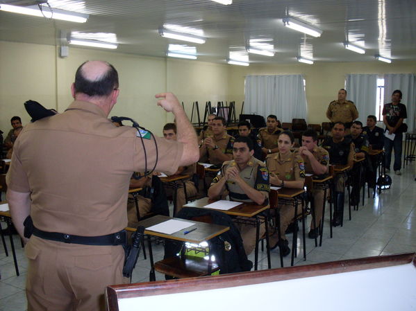 PM promove primeiro estágio de pilotagem de motocicleta para policiais