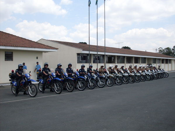 PM promove primeiro estágio de pilotagem de motocicleta para policiais