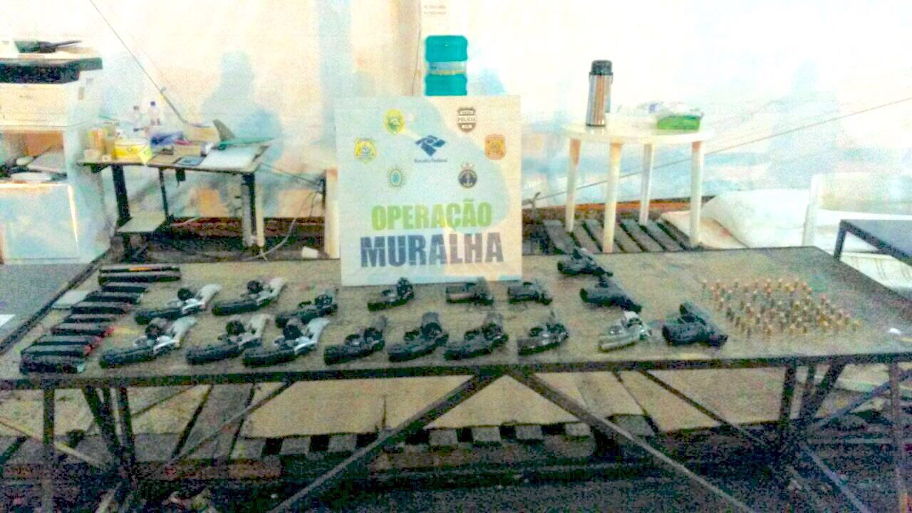 Na região de fronteira, jovem é flagrado pelo BPFRon transportando 17 armas de fogo e munições