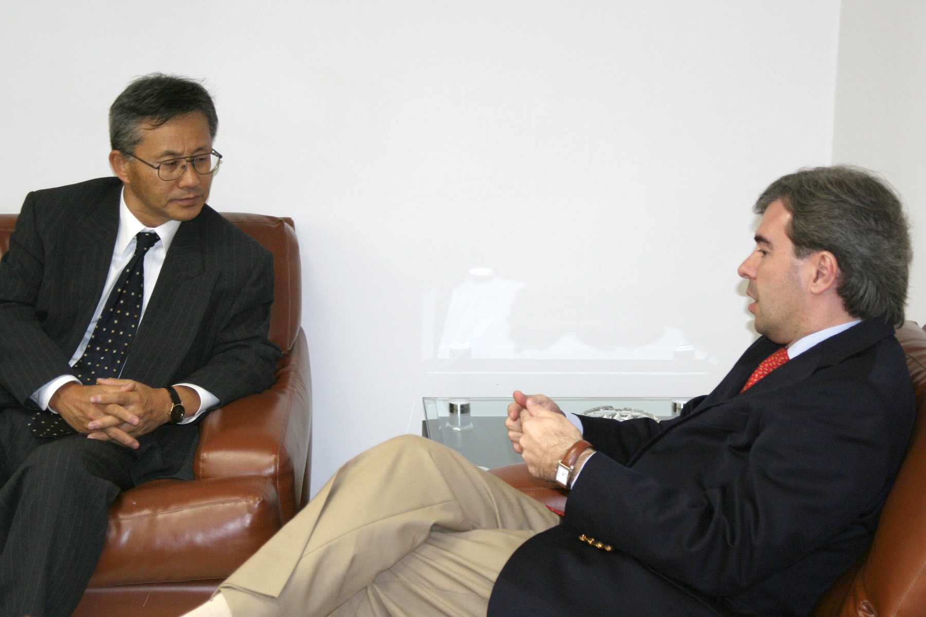 Cônsul-geral do Japão, Noboru Yamaguchi e o secretário de Estado da Segurança Pública, Reinaldo de Almeida César