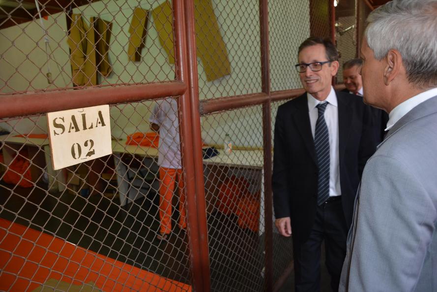 O Departamento Penitenciário do Paraná inaugurou nesta quinta-feira (06) duas unidades de progressão em Londrina que atenderão 220 presos. Considerado modelo em tratamento penal no país, o projeto de progressão oportuniza atividades de ensino e trabalho em tempo integral para homens e mulheres em final de cumprimento de pena.  Londrina, 06/12/2018  -  Foto: Divulgação Depen