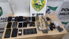 Agentes penitenciários apreendem 17 celulares, sete buchas de cocaína e nove tabletes de maconha em Cascavel