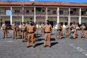 Banda de Música da PMPR faz apresentação para policiais que trabalham no administrativo no Quartel do Comando-Geral