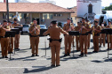 Banda de Música da PMPR faz apresentação para policiais que trabalham no administrativo no Quartel do Comando-Geral