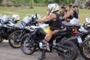 A Polícia Militar do Paraná recebeu um incremento de 155 motocicletas, modelo BMW, nesta sexta-feira (19/11), durante uma solenidade no Parque Estadual Vila Velha, em Ponta Grossa. Os veículos, adquiridos ao custo de R$ 12.693.692,45  por meio de a emendas parlamentares de deputados federais, serão distribuídos pelos Comandos Regionais da PM de todo o estado. O governador do estado, Carlos Massa Ratinho Junior, fez a entrega simbólica de um capacete ao Comandante-Geral da PM, coronel Hudson Leôncio Teixeira