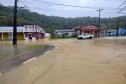 Polícia Militar ajuda população de Guaraqueçaba a se recuperar dos alagamentos