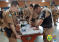 Policiais do 10º BPM recebem instrução sobre atendimento pré-hospitalar em combate, em Apucarana