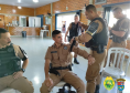 Policiais do 10º BPM recebem instrução sobre atendimento pré-hospitalar em combate, em Apucarana