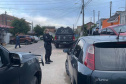 Polícia cumprindo mandados de prisão