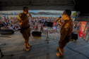 No pôr do sol, banda da Polícia Militar do Paraná anima população e veranistas de Guaratuba