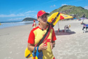 Trabalho preventivo de bombeiros e guarda-vidas garante verão tranquilo na Ilha do Mel