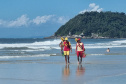 Trabalho preventivo de bombeiros e guarda-vidas garante verão tranquilo na Ilha do Mel