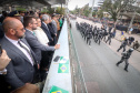Milhares de pessoas participam do desfile de 7 de setembro em Curitiba