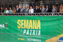 Milhares de pessoas participam do desfile de 7 de setembro em Curitiba