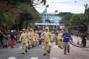 Milhares de pessoas participam do desfile de 7 de setembro em Curitiba