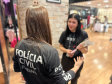 PCPR realiza ação do Outubro Rosa em shopping de Curitiba 